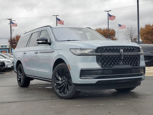 New 2025 Lincoln Navigator L Reserve w/ Jet Appearance Package image 1