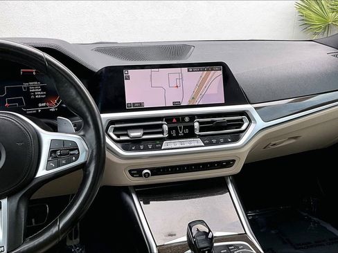 Used 2021 BMW 330i Sedan w/ M Sport Package RWD image 9