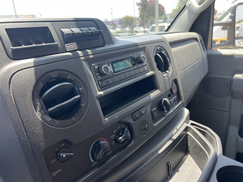 Used 2022 Ford E-350 and Econoline 350 Super Duty RWD image 18