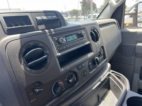 Used 2022 Ford E-350 and Econoline 350 Super Duty RWD image 18