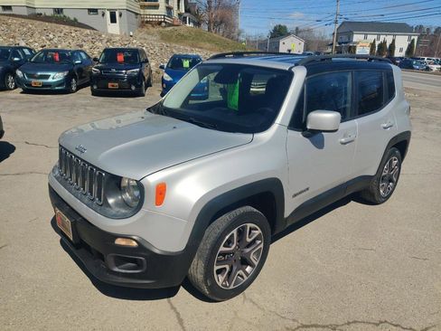 Used 2015 Jeep Renegade Latitude AWD/4WD image 2