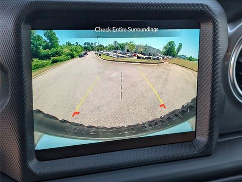 Used 2020 Jeep Wrangler Unlimited Sahara AWD/4WD image 59