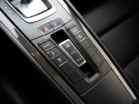 Used 2019 Porsche 911 Carrera 4 image 6