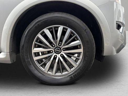 Used 2024 Nissan Armada SL image 12