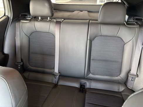 Used 2025 Buick Envista Preferred image 38