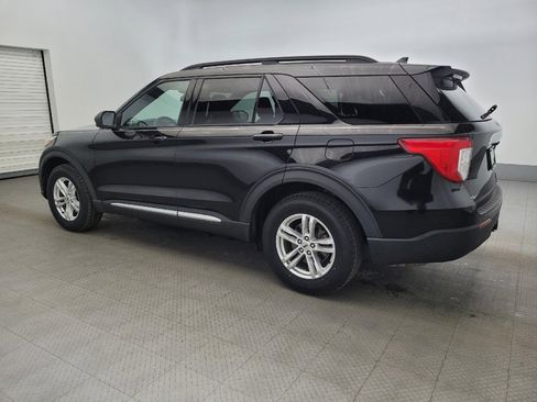 Used 2020 Ford Explorer XLT w/ Comfort Package AWD/4WD image 3