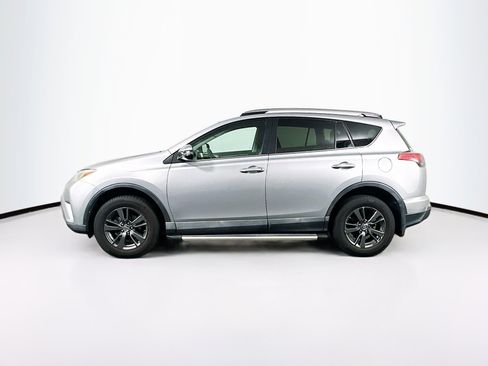 Used 2017 Toyota RAV4 XLE FWD image 4