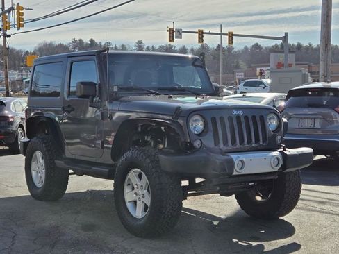 Used 2014 Jeep Wrangler Sahara w/ Connectivity Group AWD/4WD image 7