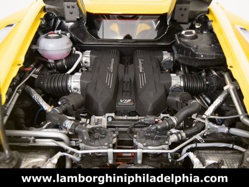 Used 2024 Lamborghini Revuelto image 60