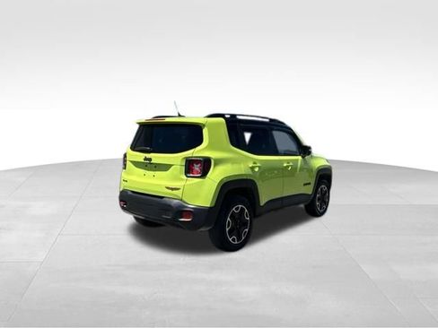 Used 2017 Jeep Renegade Trailhawk w/ Premium Trailhawk Package AWD/4WD image 7