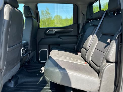 Used 2022 Chevrolet Silverado 1500 LTZ w/ LTZ Premium Package AWD/4WD image 18