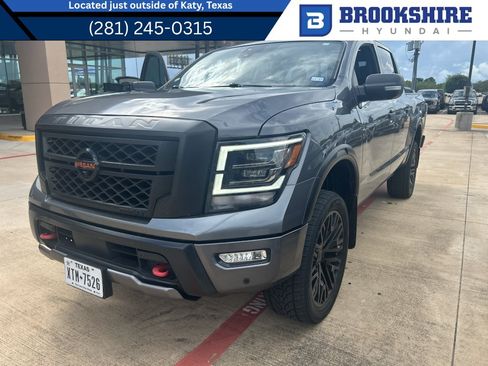 Used 2021 Nissan Titan PRO-4X w/ Pro-4x Convenience Package AWD/4WD image 1