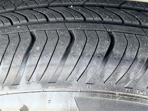 Used 2022 Ford Escape SE image 8