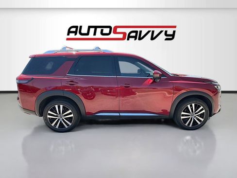 Used 2023 Nissan Pathfinder Platinum w/ Cargo Package image 8