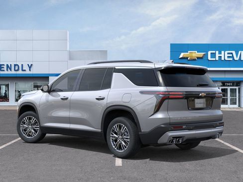 New 2026 Chevrolet Traverse LT image 3
