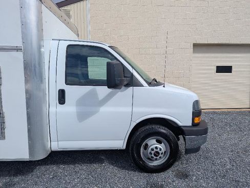 Used 2022 GMC Savana 3500 w/ Power Convenience Package image 18