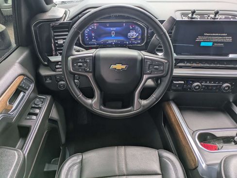 Used 2024 Chevrolet Silverado 2500 High Country w/ Technology Package AWD/4WD image 20