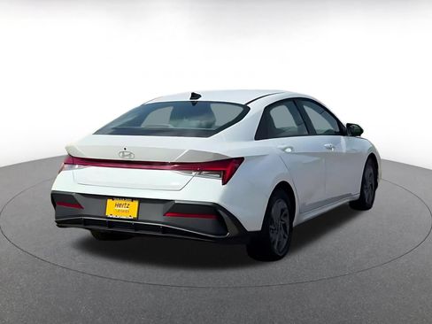 Used 2026 Hyundai Elantra Hybrid FWD image 11