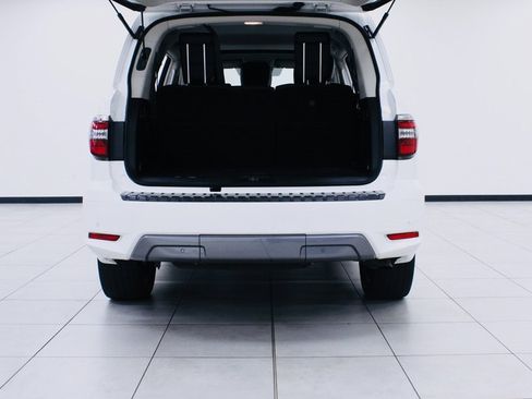 Used 2021 Nissan Armada Platinum image 12