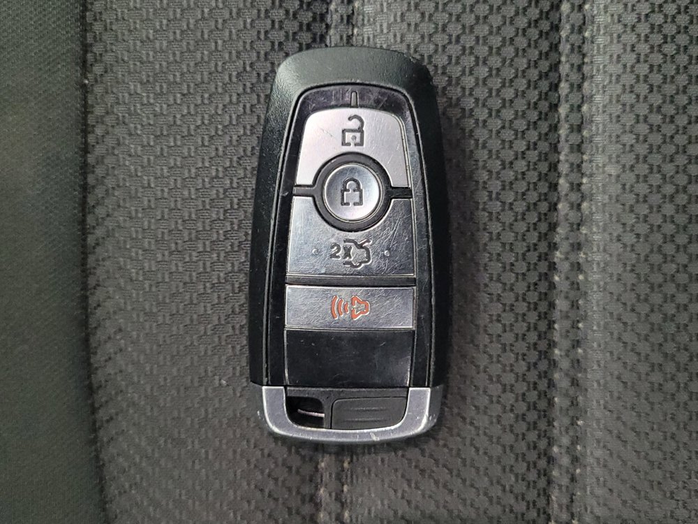 Used 2019 Ford Fusion SE FWD image 32
