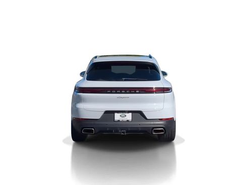 Used 2024 Porsche Cayenne image 7