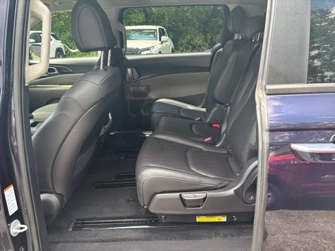 Used 2026 Kia Carnival FWD image 23