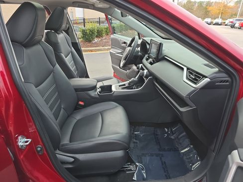 Certified 2022 Toyota RAV4 XLE Premium image 10