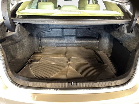 Used 2013 Toyota Avalon Limited image 25