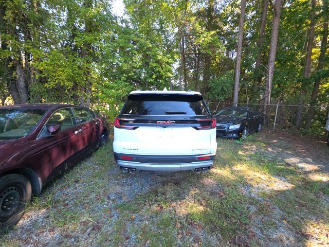 Used 2026 GMC Acadia Elevation w/ Elevation Premium Package FWD image 4