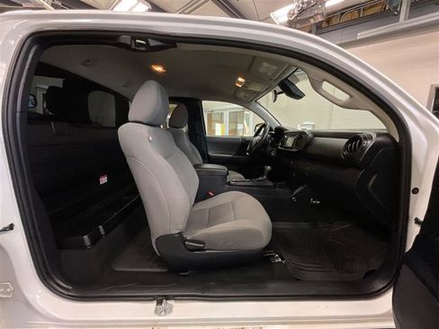 Used 2019 Toyota Tacoma SR image 17