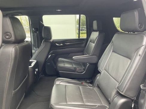 Used 2024 GMC Yukon XL Denali image 16