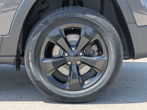 Used 2016 Jeep Cherokee Sport w/ Cold Weather Group AWD/4WD image 18