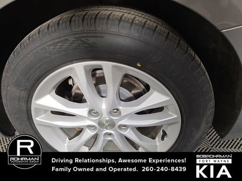 Used 2017 Chevrolet Malibu LT image 11