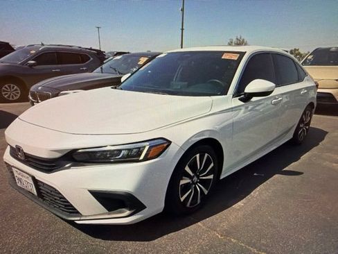 Used 2024 Honda Civic EX image 2