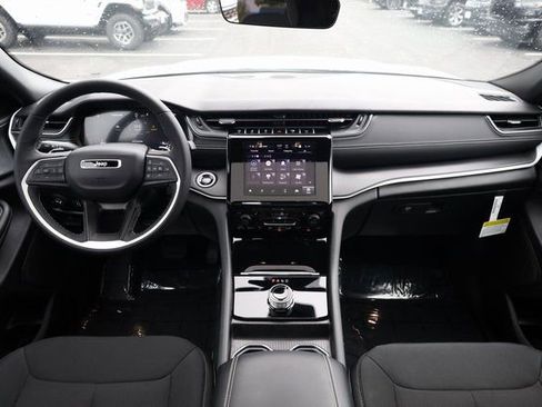 Used 2025 Jeep Grand Cherokee L Laredo w/ Luxury Tech Group I image 13