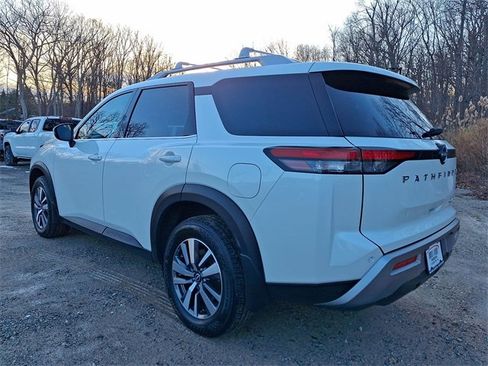 Certified 2024 Nissan Pathfinder SL image 22