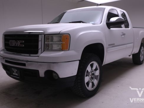 Used 2009 GMC Sierra 1500 SLE w/ Regional Value Package image 1