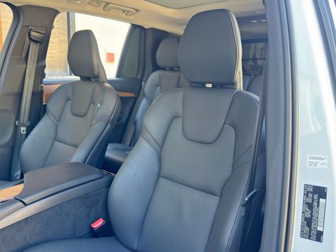 Used 2024 Volvo XC90 T8 Plus w/ Protection Package Premier AWD/4WD image 40