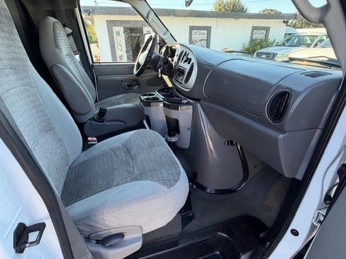 Used 2003 Ford E-450 and Econoline 450 image 26