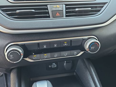 Used 2024 Nissan Altima 2.5 S FWD image 20