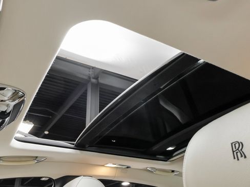 Used 2010 Rolls-Royce Ghost image 58