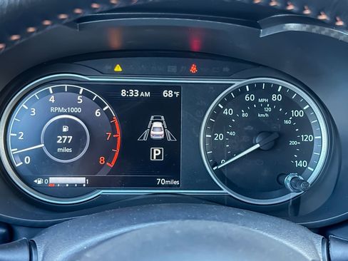 Used 2025 Nissan Versa SR w/ Trunk Package image 29