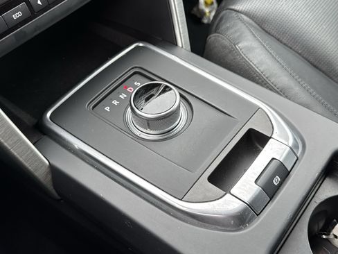 Used 2016 Land Rover Discovery Sport HSE image 11