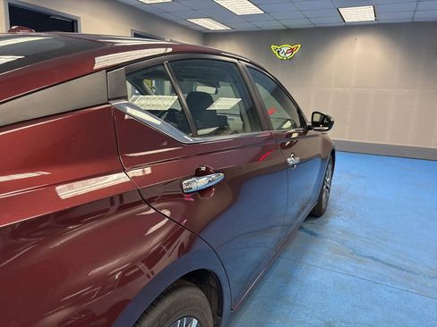 Used 2024 Nissan Altima 2.5 SV FWD image 6