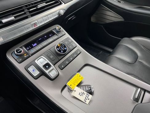 Used 2021 Hyundai Palisade Limited w/ Winter Package image 21