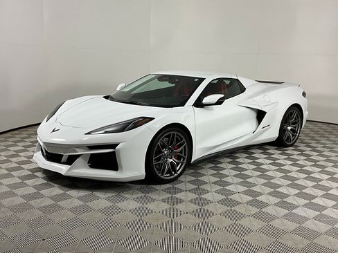 Used 2024 Chevrolet Corvette Z06 image 1