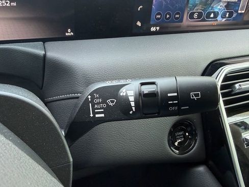 Used 2025 Nissan Armada SV image 20