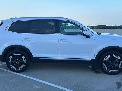 Used 2025 Kia Telluride S FWD image 14