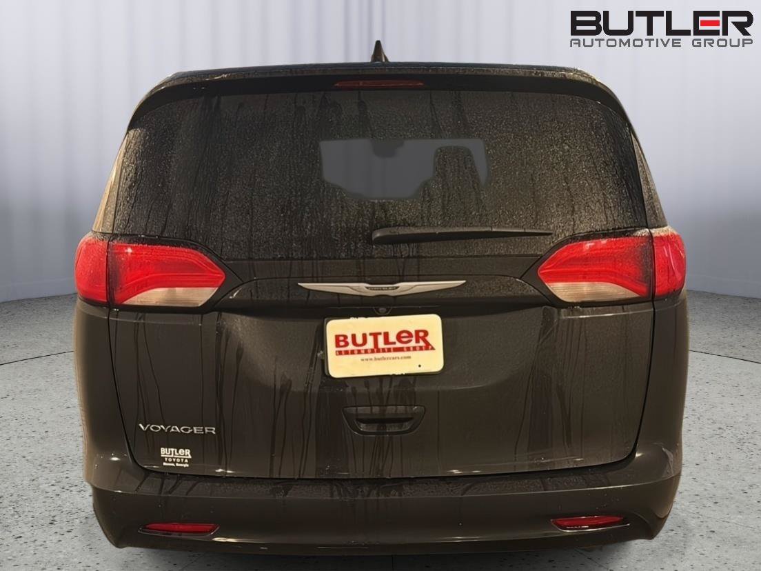 Used 2023 Chrysler Voyager LX FWD image 5