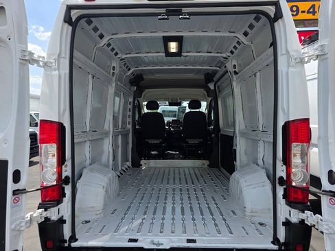 Used 2025 RAM ProMaster 2500 w/ Convenience Group FWD image 11